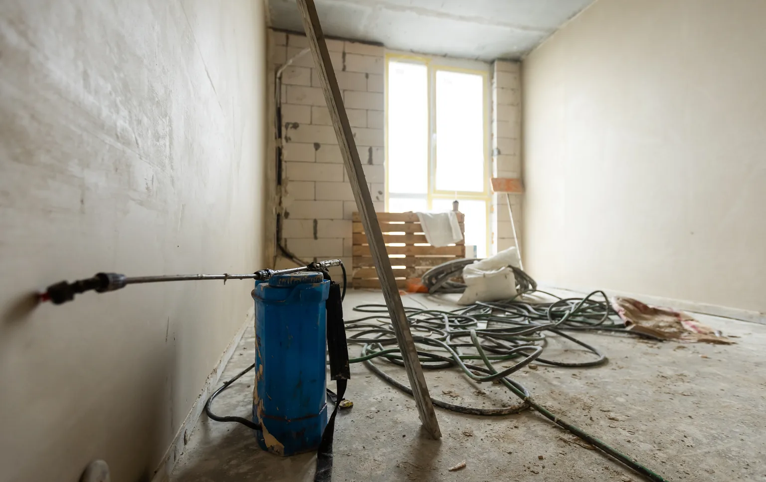 Sewage cleanup and water extraction in a San Angelo property